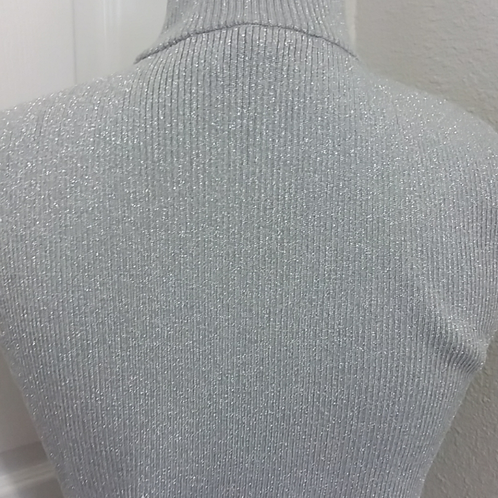 CABLE & GAUGE BEDAZZLED HOLIDAY SHIRT - Picture 4 of 5